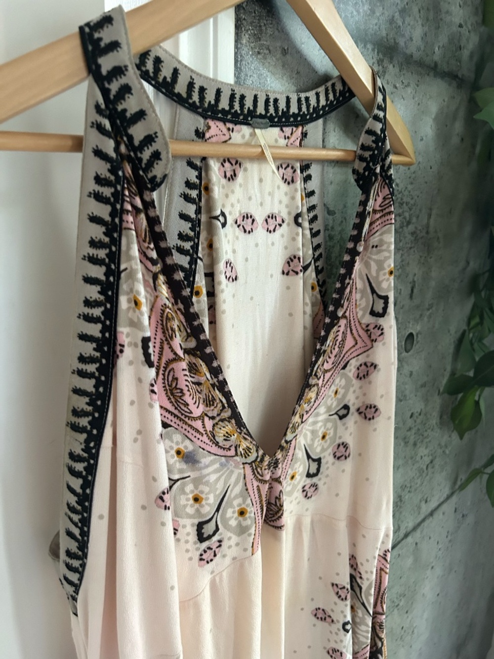 STUNNING  FREE PEOPLE Piece.   SAVE $100 - Picture 4 of 9